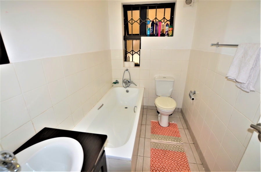 2 Bedroom Property for Sale in Somerset West Western Cape